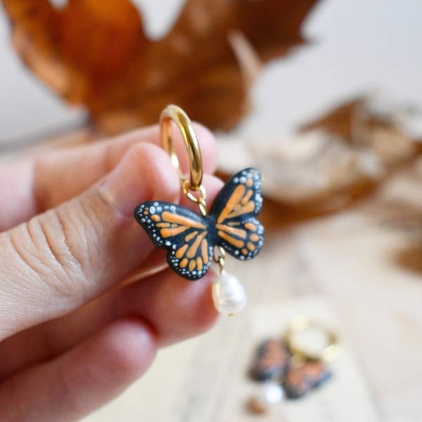 Monarch Butterfly Hoops | Μαύρα Σκουλαρίκια Κρίκοι Πεταλούδες (Ατσάλι, Πολυμερικός Πηλός) (4εκ.) - κρίκοι, πεταλούδα, halloween, ατσάλι, μεγάλα - 5