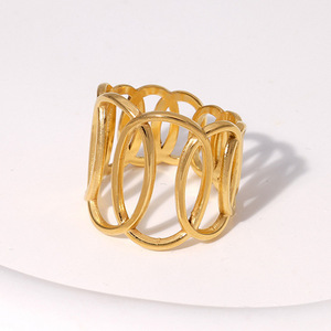Ατσάλινο Δαχτυλίδι LINA σε χρυσό χρώμα αυξομειούμενο μέγεθος - γεωμετρικά σχέδια, ατσάλι, αυξομειούμενα, φθηνά