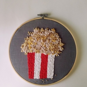Pop corn κέντημα με γαλλικούς κόμπους κόκκινο άσπρο και χρυσή κλωστή 20εκ - τελάρα κεντήματος - 4