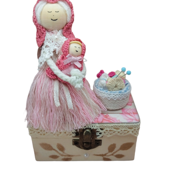 Κουτί με κούκλα γιαγιά - ξύλο, διακοσμητικά