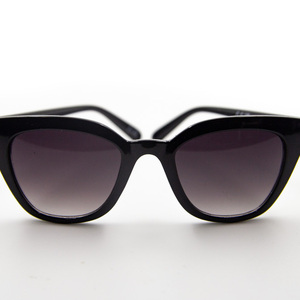 Γυαλιά ηλίου με οβάλ σχέδιο και 100% UV προστασία από τον ήλιο - αλυσίδες, γυαλιά ηλίου, κορδόνια γυαλιών, θήκες γυαλιών