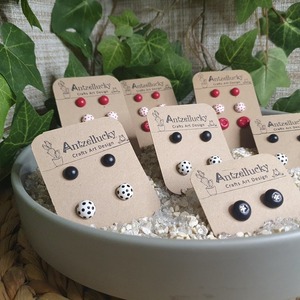 "flower strass stud" I Χειροποίητα μοντέρνα καρφωτά σκουλαρίκια από πολυμερικό πηλό 0,5 cm - χρώμα μάυρο - πηλός, καρφωτά, μικρά, καρφάκι, φθηνά - 3