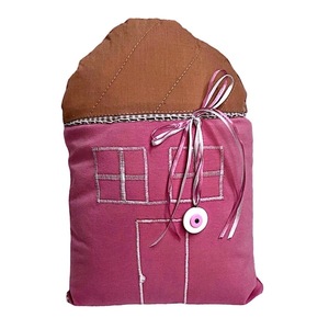 Μαξιλάρι σπιτάκι,διακοσμητικό ,ροζ-μπεζ,30Χ24 εκατ.με ματάκι για νεογέννητο - κορίτσι, μαξιλάρια, φυλαχτά