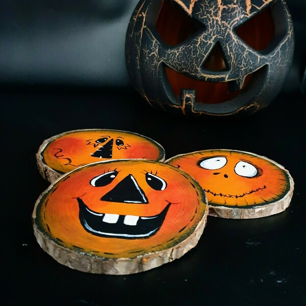 3 τμχ Σουβέρ απο ξύλινες φέτες κορμού "κολοκύθες Halloween" - ζωγραφισμένα στο χέρι, halloween, κολοκύθα, ξύλινα σουβέρ - 2