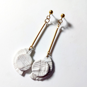Total white clay earrings/ Λευκά κρεμαστά σκουλαρίκια απο λευκό πηλό - επιχρυσωμένα, πηλός, μακριά, κρεμαστά, καρφάκι