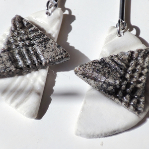 Dangle earrings with white and granite clay/ Κρεμαστά σκουλαρίκια με λευκό και γρανίτη πηλό - ασήμι, πηλός, μακριά, κρεμαστά, καρφάκι - 5