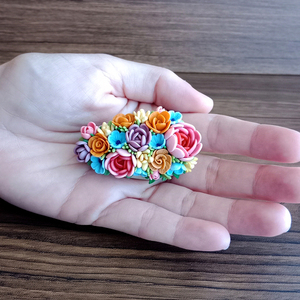 Μικρό βότσαλο με πολύχρωμα ανάγλυφα λουλούδια από πολυμερικό πηλό - πέτρα, πηλός, διακοσμητικές πέτρες, βότσαλα - 4