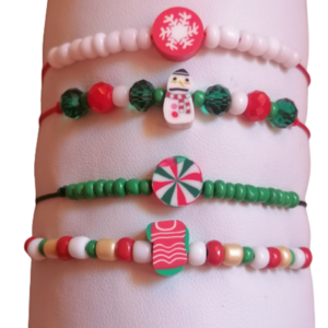 Χριστουγεννιάτικο παιδικό βραχιολι γούρι για το 2024, με χρωματιστες χάντρες κ κόκκινο μπλουζάκι - χάντρες, χριστουγεννιάτικα δώρα, βραχιόλι παιδικό, αυξομειούμενα, γούρια - 3