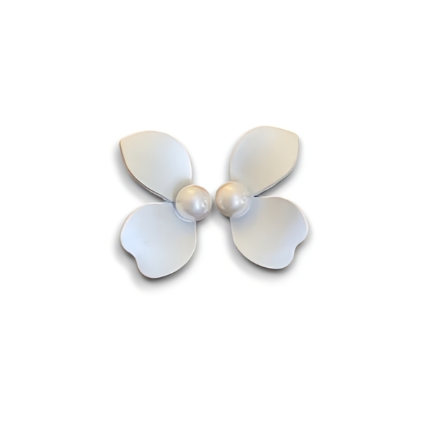 '' LUCY '' Σκουλαρίκια λευκά ροδοπέταλα λουλούδι με πέρλα μπορούν να φορεθούν και ως νυφικά - ορείχαλκος, ασήμι 925, boho, πέρλες, νυφικά