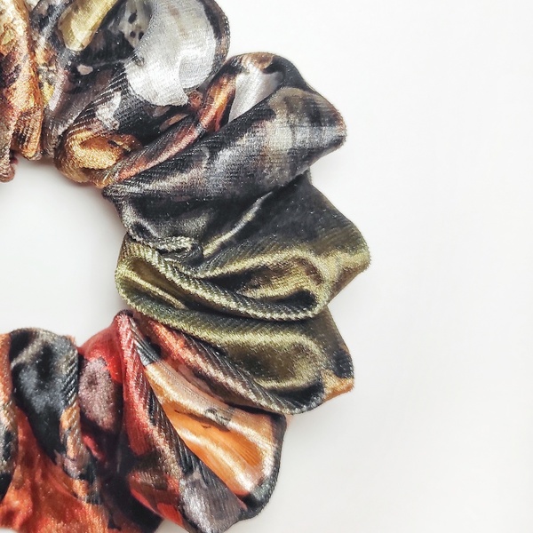 Βελούδινο πολύχρωμο scrunchie - ύφασμα, βελούδο, χειροποίητα, λαστιχάκια μαλλιών - 2