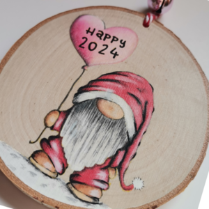 Χειροποίητο χριστουγεννιάτικο προσωποποιημένο ξύλινο γούρι στολίδι Νάνος - ξύλο, νονά, γιαγιά, γούρια, προσωποποιημένα - 2