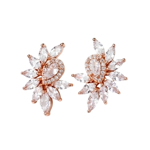 '' LAYLA '' Leaf stud earings/ Κρεμαστά σκουλαρίκια από ροχ χρυσό ατσάλι με υψηλής ποιότητας ζιργκόν πέτρα, μπορούν να φορεθούν τόσο σε μια επίσημη περίσταση όσο και ως νυφικό κόσμημα. - ασήμι, στρας, επιχρυσωμένα, ορείχαλκος, νυφικά