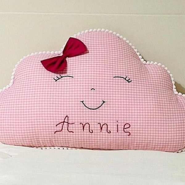 Μαξιλάρι ροζ σύννεφο για κορίτσι με κεντημένο όνομα - μαξιλάρια