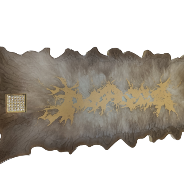 Χειροποίητος διακοσμητικός δίσκος από υγρό γυαλί σε απαλό μόκα χρώμα, μπεζ περλέ χρώμα και χρυσές λαβές με στρας διαστάσεων 36εκ x 16εκ. - γυαλί, είδη γάμου, εποξική ρητίνη, γενική διακόσμηση, γάμος και βάπτιση - 2