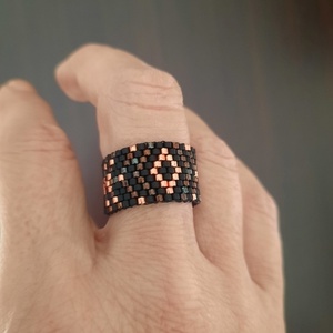 Δαχτυλίδι από γυάλινες χάντρες Miyuki Delica Rose Gold - Black - γυαλί, γεωμετρικά σχέδια, miyuki delica, σταθερά, φθηνά
