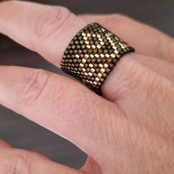 Δαχτυλίδι από γυάλινες χάντρες Miyuki Delica Χρυσό - Μαύρο - γυαλί, γεωμετρικά σχέδια, miyuki delica, λουλούδι, σταθερά