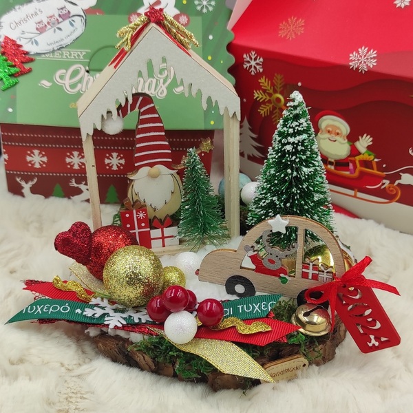 Χειροποίητο ξύλινο διακοσμητικό-γούρι με νάνο σε σπιτάκι, αυτοκινητάκι, έλατο και διακοσμητικά σε κορμό δέντρου 15cm - ξύλο, σπίτι, χριστουγεννιάτικα δώρα, γούρια - 5