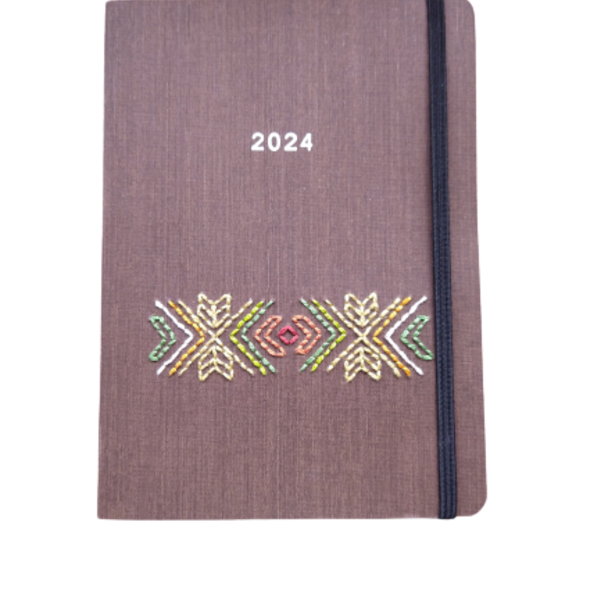 Ημερήσιο ημερολόγιο 2024 καφέ με κεντημένο εξώφυλλο boho - ημερολόγια