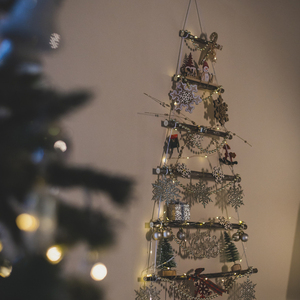 Μικρό ξύλινο κρεμαστό Χριστουγεννιάτικο δέντρο - ξύλο, χριστουγεννιάτικο δέντρο, διακοσμητικά, δέντρο
