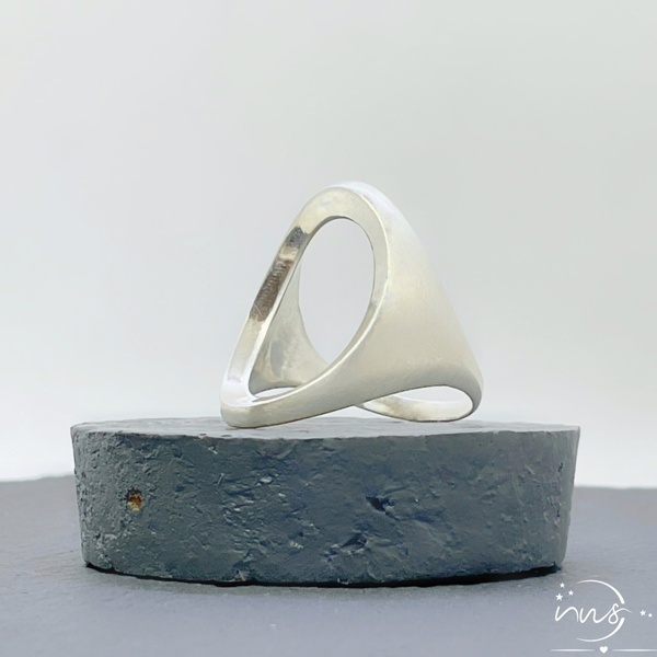 Δαχτυλίδι ασημένιο χειροποίητο με οβάλ κενό και ματ υφή. - ασήμι 925, γεωμετρικά σχέδια, minimal, σταθερά, μεγάλα - 3