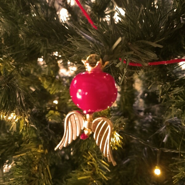 Μενταγιόν άγγελος με κεραμική χάντρα και χρυσά φτερά - vintage, γυαλί, ορείχαλκος, κοσμήματα, γούρια