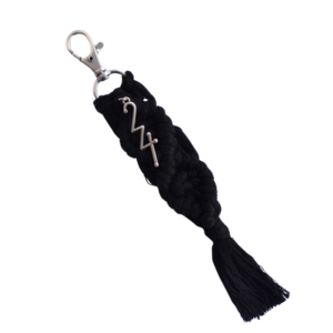 Γούρι μπρελόκ κλειδιών μακραμέ μαύρο με ασημί μπρελόκ από βαμβακερό νήμα 18cm - νήμα, αξεσουάρ, πλεκτά μπρελόκ, γούρι 2024