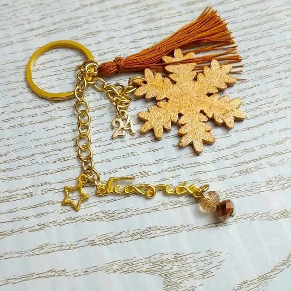 Γούρι '24 μπρελόκ κλειδιών, για την Γιαγιά με ξύλινη μπεζ χιονονιφάδα,15εκ.. - ξύλο, δώρο για τη γιαγιά, γούρια, σπιτιού, μπρελοκ κλειδιών - 2