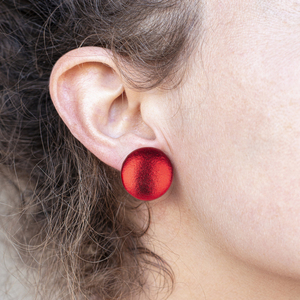 Κόκκινα στρογγυλά σκουλαρίκια - ύφασμα, καρφωτά, μικρά, ατσάλι, φθηνά - 3