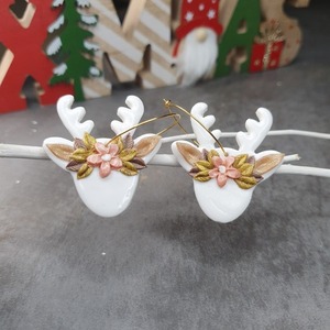 "Blooming Reindeer" I Χειροποίητα μοντέρνα κρεμαστά σκουλαρίκια από πολυμερικό πηλό - 5,5 cm - χρώμα άσπρο - πηλός, κρίκοι, boho, μεγάλα