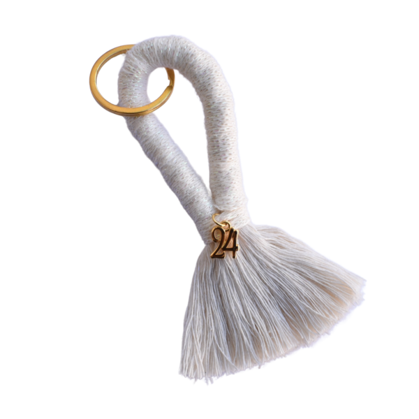 Γούρι μπρελόκ κλειδιών από βαμβακερό νήμα άσπρο 12cm - νήμα, αξεσουάρ, πλεκτά μπρελόκ, γούρι 2024