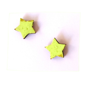 Ξύλινα σκουλαρίκια "Αστέρι" σε πράσινο χρώμα - ξύλο, αστέρι, καρφωτά, μικρά, χριστουγεννιάτικα δώρα