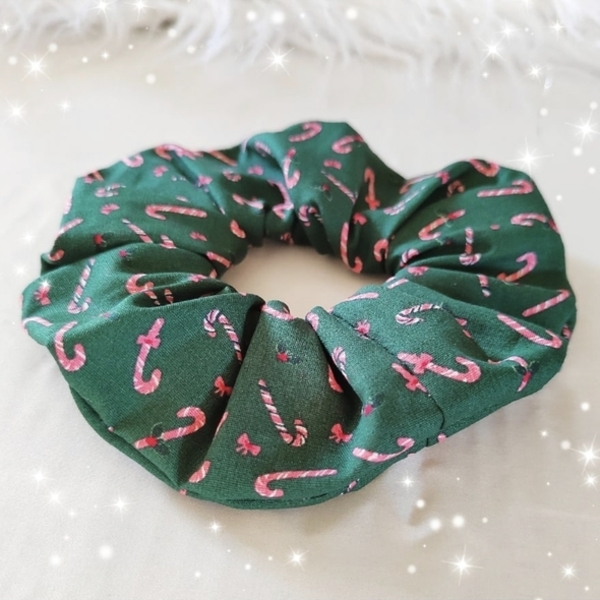 Χριστουγεννιάτικη scrunchie στέκα μαλλιών με γλειφιτζούρια πράσινη 1τμχ 40 εκ - ύφασμα, χριστούγεννα, χριστουγεννιάτικα δώρα, στέκες - 4