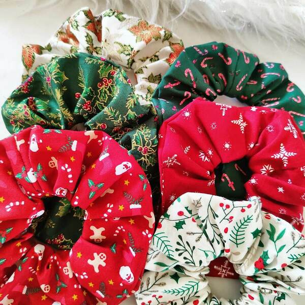 Χριστουγεννιάτικο scrunchie λαστιχάκι μαλλιών με χιονονιφάδες κόκκινο 1τμχ medium size - ύφασμα, χριστούγεννα, χιονονιφάδα, χριστουγεννιάτικα δώρα, λαστιχάκια μαλλιών - 4