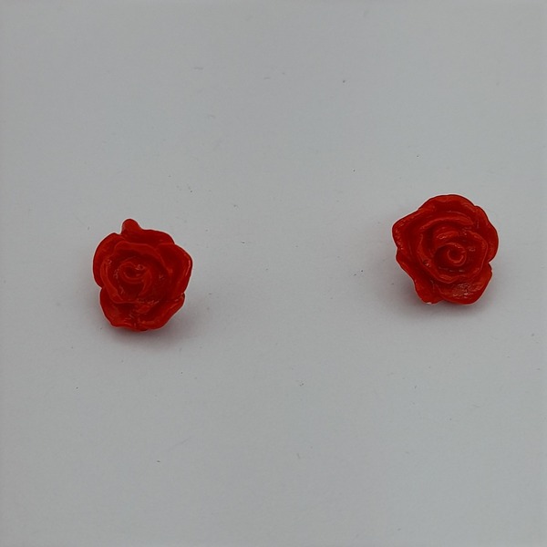Μικρα σκουλαρικια καρφωτα τριανταφυλλα σε κοκκινο χρωμα απο πολυμερικο πηλο και ατσαλι. - πηλός, λουλούδι, μικρά, ατσάλι, φθηνά - 3