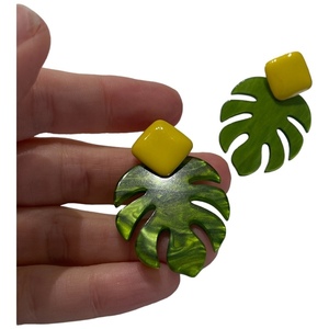 Σκουλαρίκια από plexiglass με φύλλα μονστερας μικρά - μικρά, plexi glass, boho