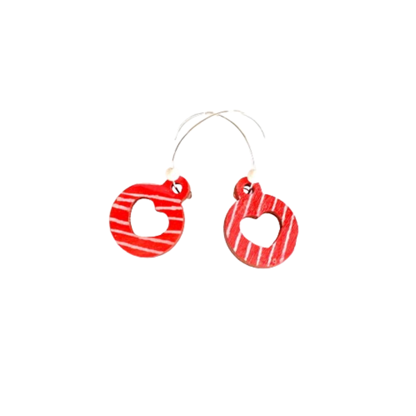 Σκουλαρίκια ξύλινα κόκκινη μπάλα με καρδιά - ξύλο, καρδιά, κοσμήματα, γάντζος, χριστουγεννιάτικα δώρα - 4