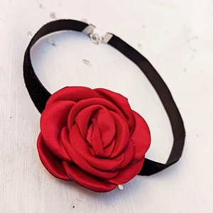 Μαύρο τσόκερ με λουλούδι - ύφασμα, τριαντάφυλλο, λουλούδι, boho, μοδάτο - 2