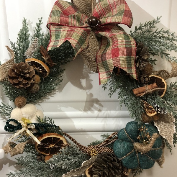 Χειροποίητο Χριστουγεννιάτικο στεφάνι πόρτας - κορδέλα, ξύλο, κουκουνάρι - 4