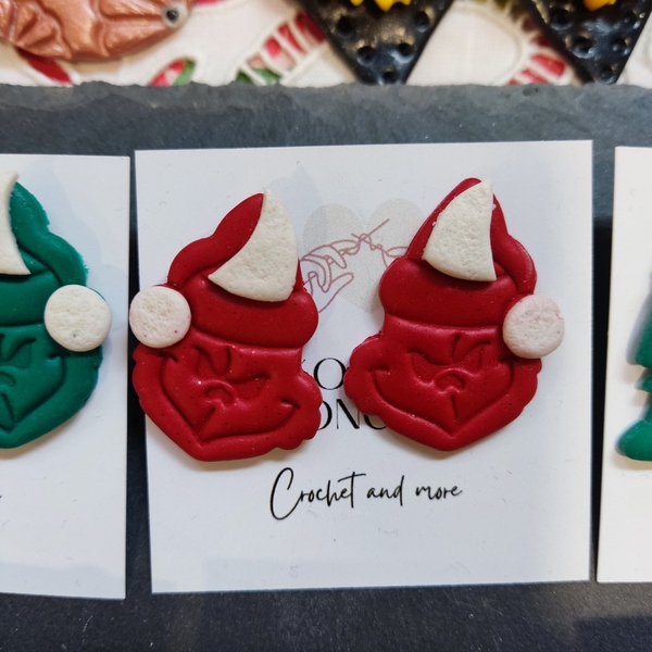 Καρφωτά σκουλαρίκια "Γκριντζ" πολυμερικού πηλού. - πηλός, καρφωτά, κοσμήματα, χριστουγεννιάτικα δώρα, άγιος βασίλης - 4