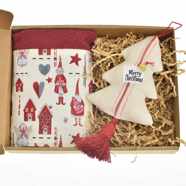Giftbox χριστουγεννιάτικο πετσετάκι και γούρι - ύφασμα, σετ δώρου, δέντρο, γούρι 2024