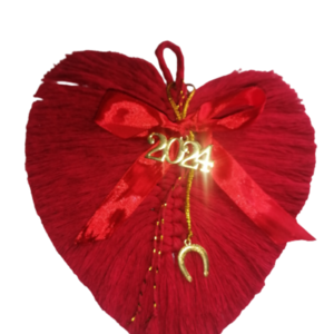 Macrame Red Heart Luck Charm - Γούρι Μακραμέ Καρδιά κόκκινο με μεταλλικό χρυσό πέταλο 19×2×19cm - vintage, νήμα, μέταλλο, γούρια, προσωποποιημένα - 2