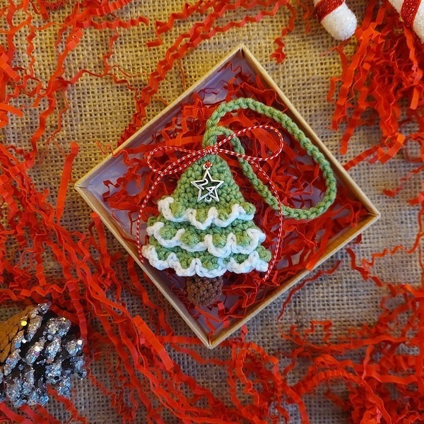 Χειροποίητο στολίδι για το δέντρο, σε σχέδιο δέντρου - νήμα, χριστουγεννιάτικα δώρα, στολίδια