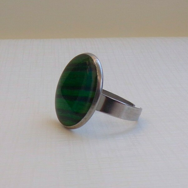Στρογγυλό δαχτυλίδι απο ατσάλι σε πράσινο χρώμα - γεωμετρικά σχέδια, ατσάλι, αυξομειούμενα