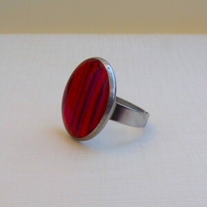 Δαχτυλίδι απο ατσάλι στρογγυλό σε κόκκινο χρωμα - γεωμετρικά σχέδια, ατσάλι, αυξομειούμενα