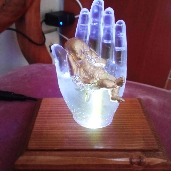 Χειροποίητο φωτιστικό χέρι με μωρό από υγρό γυαλί λεβάντα - χρυσό 11,5 * 6 εκ. - πορτατίφ, εποξική ρητίνη, δώρο γέννησης, αναμνηστικά δώρα - 4