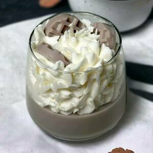 Chocolate Fudge με σαντιγί και waffles - αρωματικά κεριά