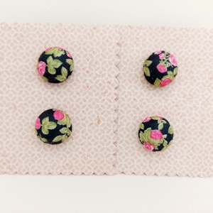 Μίνι σκουλαρικια στρογγυλά φλοραλ black & rose 1,5 × 1,5 εκ. Με καρφακι - ύφασμα, καρφωτά, μικρά, καρφάκι, φθηνά - 3