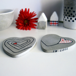 Σετ 2 Τσιμεντένια Σουβέρ, Καρδιές ( IN LOVE ) ,10cmX10cmX1cm - σουβέρ, τσιμέντο, σετ δώρου - 2