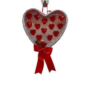 Φωτιζομενη κρεμαστή καρδιά διακοσμημένη με κόκκινες καρδουλες - ξύλο, γυαλί, μέταλλο - 2