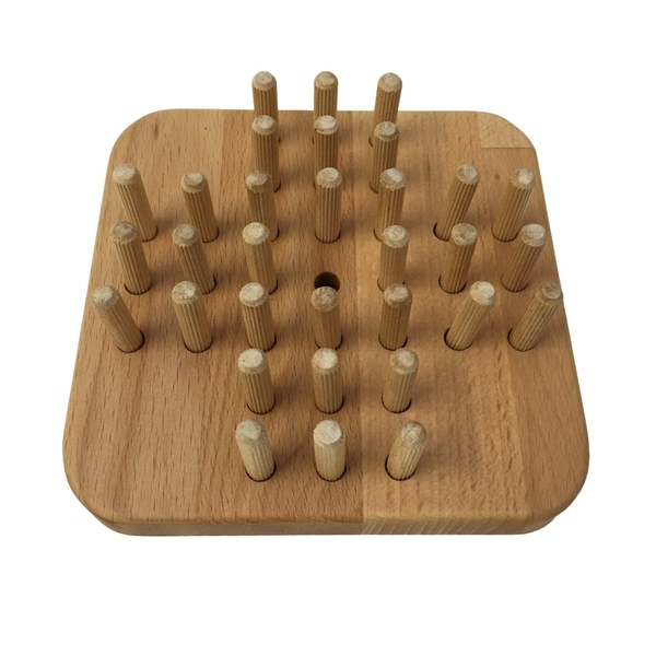 Ξύλινο επιτραπέζιο παιχνίδι για ένα άτομο (Peg Solitaire),χειροποίητο από ξύλο όξιάς. 15x15x1,8εκ. Τμχ1. - κορίτσι, αγόρι, για ενήλικες, ξύλινα παιχνίδια - 4